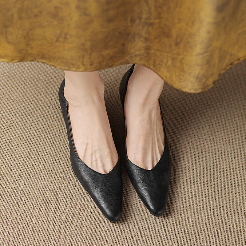 SEREN GENUINE LEATHER KITTEN HEEL PUMP