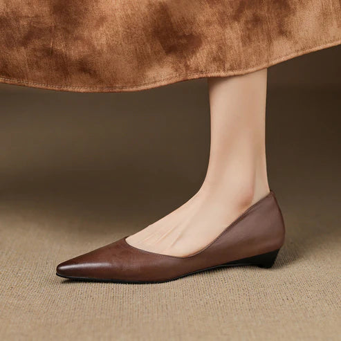 SELENE GENUINE LEATHER POINTED FLAT