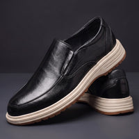 MILANO LOAFER in black, front view